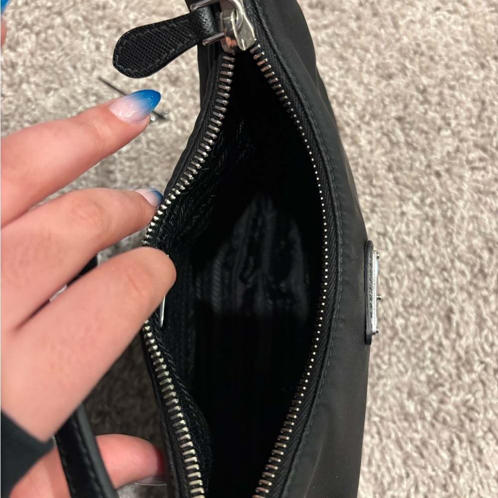 Prada Black Nylon Re Edition 2005 - Picture 8 of 9